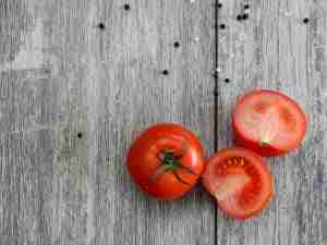 Ode al pomodoro ingrediente indispensabile in cucina scaled