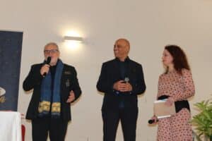 Il presidente Guida Varlese, il conduttore Johnny Parker e la giornalista Marcella Ruggeri