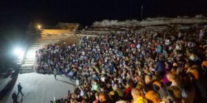 Pubblico al Teatro Antico di Segesta