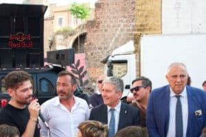 Campo Red Bull allAmministrazione Palermo da sx Antonio Coppola (Red Bull) Salvo Imperiale Cons Comunale Alessandro Anello ass Sport e turismo Con gli occhiali Giulio Rosk Sindaco Roberto Lagalla