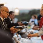 Cliente ai banchi d'assaggio