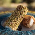 Dolce cannolicchi ricotta con granella pistacchio