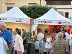 Folla Tropicalia