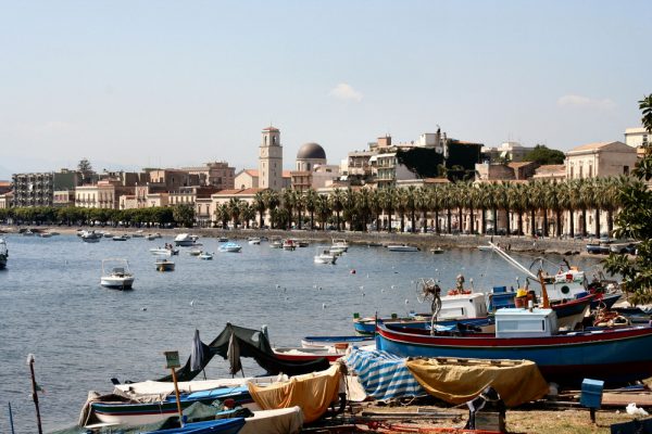 Milazzo lumgomare veduta barche